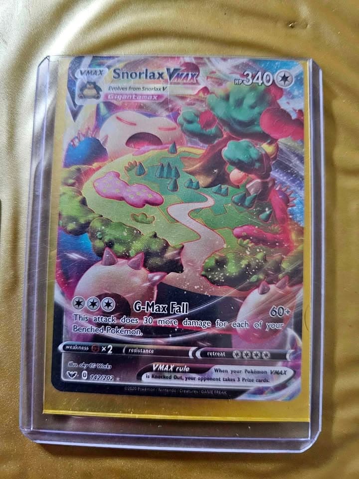 Snorlax VMAX Pokemon Card